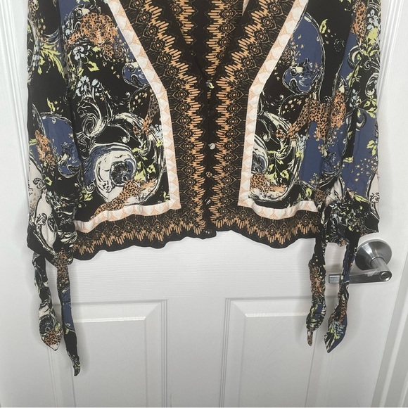 Free People Catch Me If You Can Cheetah/Leopard Novelty Print Art to Wear Top S - Picture 5 of 13